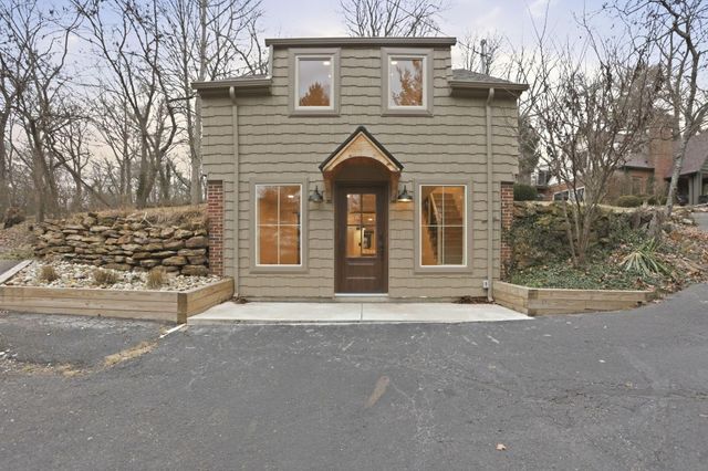 17 Red Bud Lane, Lancaster, OH 43130