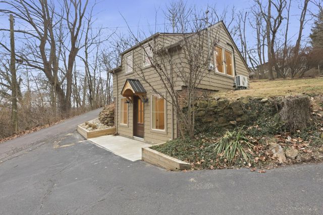 17 Red Bud Lane, Lancaster, OH 43130