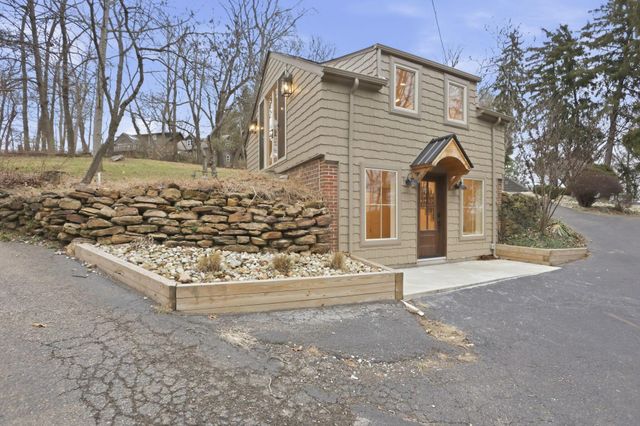 17 Red Bud Lane, Lancaster, OH 43130