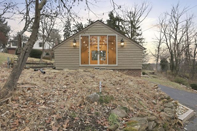 17 Red Bud Lane, Lancaster, OH 43130