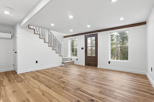 17 Red Bud Lane, Lancaster, OH 43130