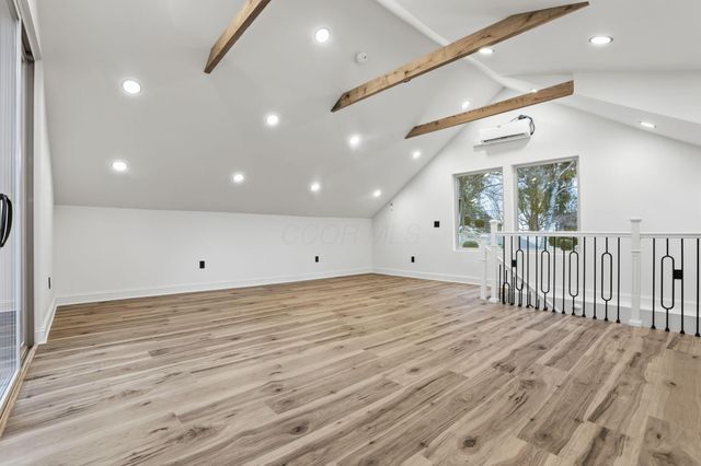 17 Red Bud Lane, Lancaster, OH 43130