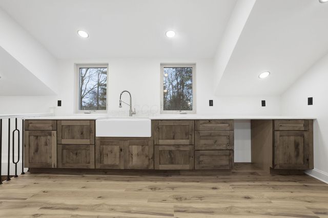 17 Red Bud Lane, Lancaster, OH 43130