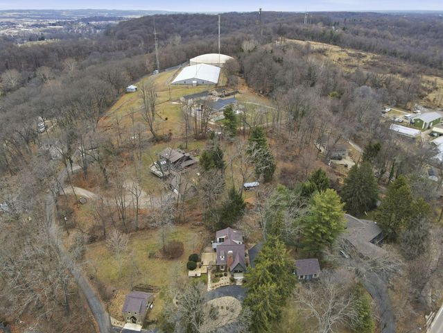 17 Red Bud Lane, Lancaster, OH 43130