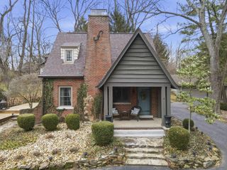 17 Red Bud Lane, Lancaster, OH 43130