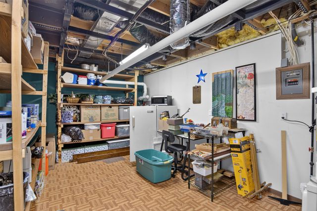4860 NW 53rd Court, Des Moines, IA 50310