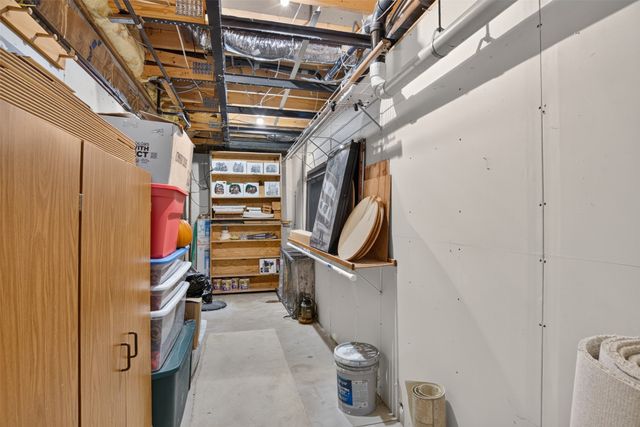 4860 NW 53rd Court, Des Moines, IA 50310
