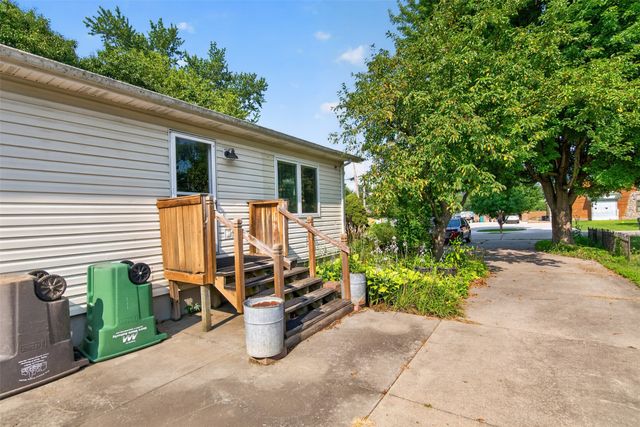 4860 NW 53rd Court, Des Moines, IA 50310