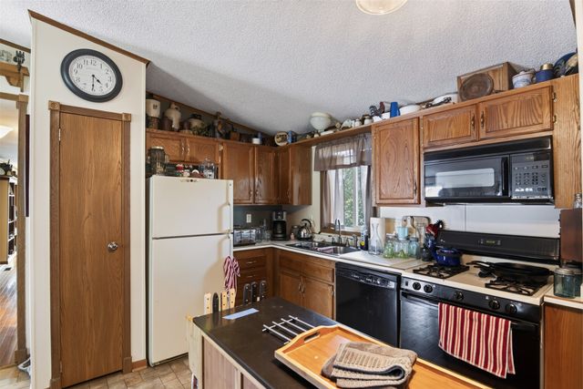 4860 NW 53rd Court, Des Moines, IA 50310