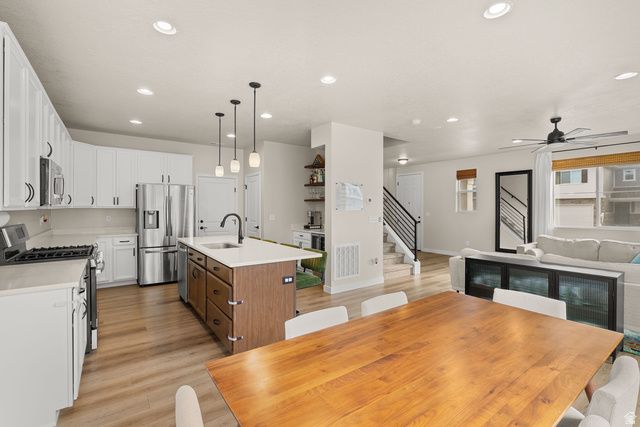 2052 W LYDIA LN, Syracuse, UT 84075