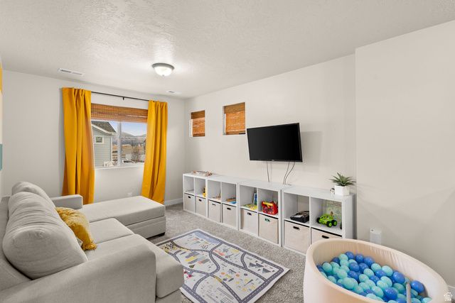 2052 W LYDIA LN, Syracuse, UT 84075