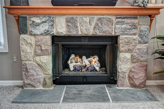 4950 Whitlow Court, Commerce Charter Township, MI 48382