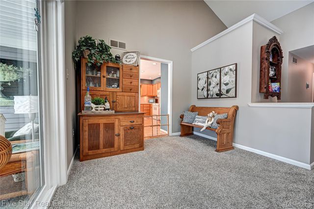 4950 Whitlow Court, Commerce Charter Township, MI 48382