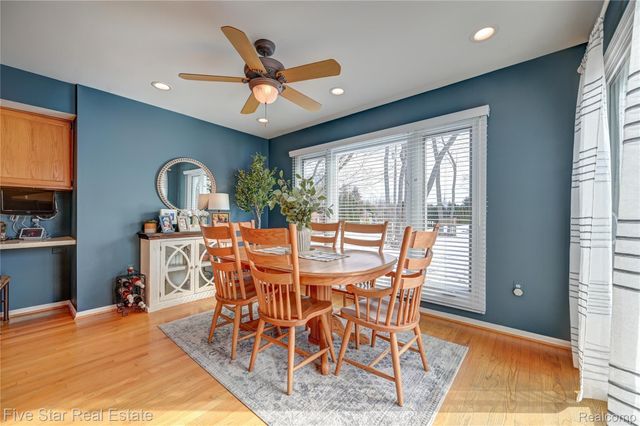 4950 Whitlow Court, Commerce Charter Township, MI 48382