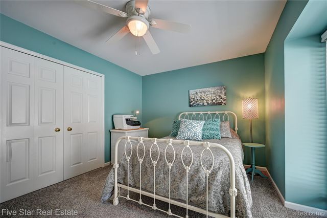 4950 Whitlow Court, Commerce Charter Township, MI 48382