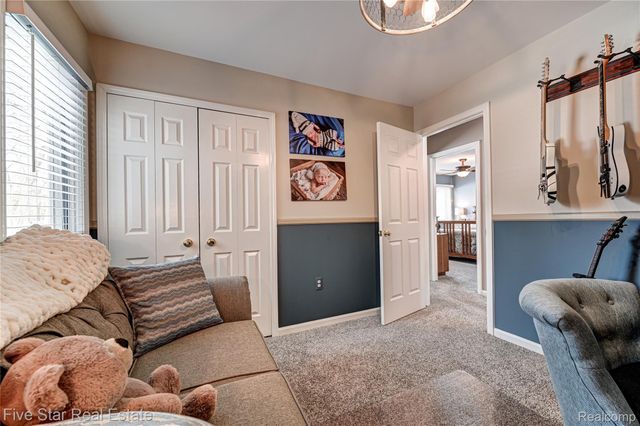 4950 Whitlow Court, Commerce Charter Township, MI 48382