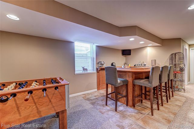 4950 Whitlow Court, Commerce Charter Township, MI 48382