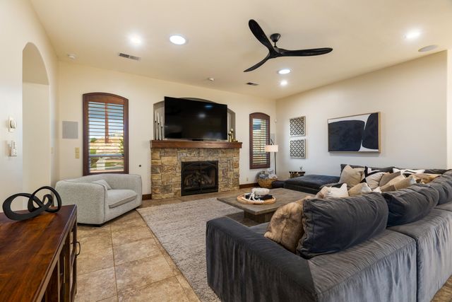 11508 Beringer Avenue NE, Albuquerque, NM 87122