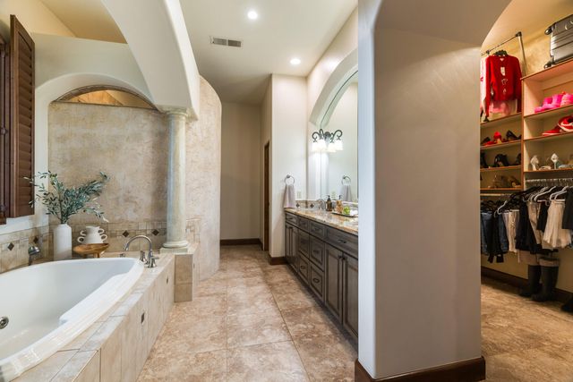 11508 Beringer Avenue NE, Albuquerque, NM 87122