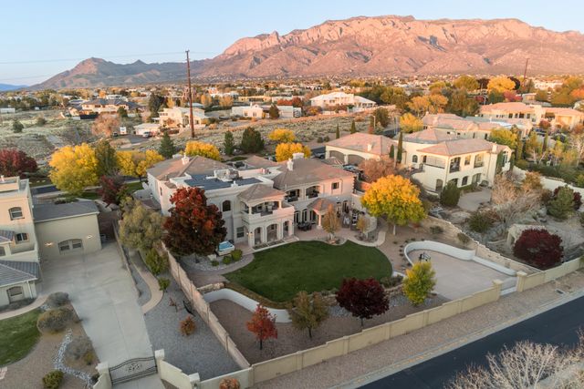 11508 Beringer Avenue NE, Albuquerque, NM 87122