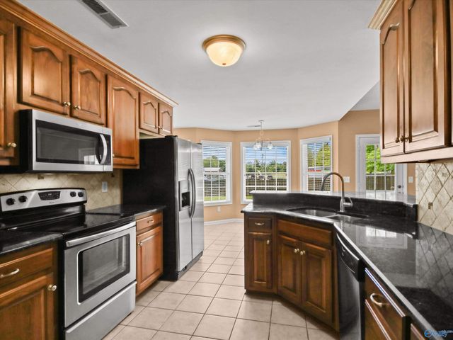 14524 Eva Circle, Athens, AL 35613