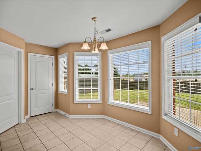 14524 Eva Circle, Athens, AL 35613