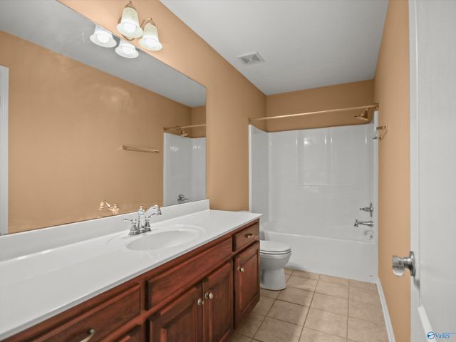 14524 Eva Circle, Athens, AL 35613