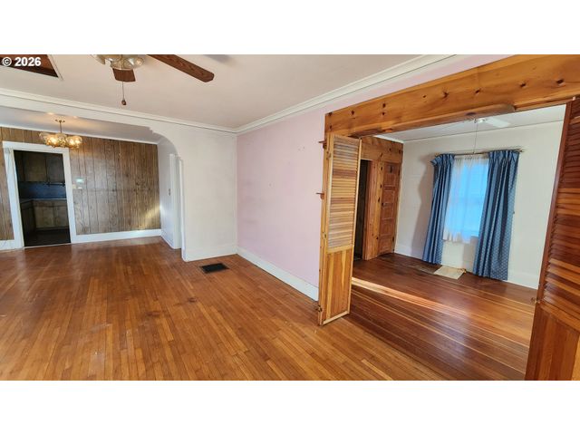 2605 Ne JARRETT St, Portland, OR 97211