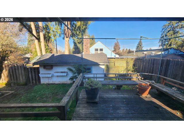 2605 Ne JARRETT St, Portland, OR 97211