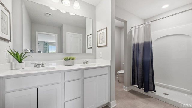 1381 Greencastle Drive, Warsaw, IN 46582