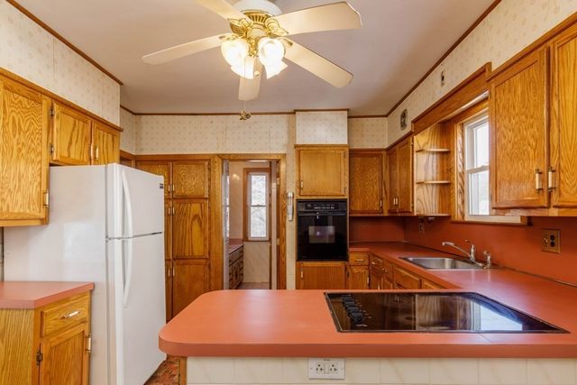 158 Oak Street, Gardner, MA 01440