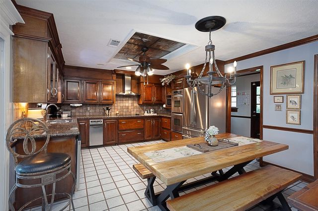 415 Neches Court, Lumberton, TX 77657