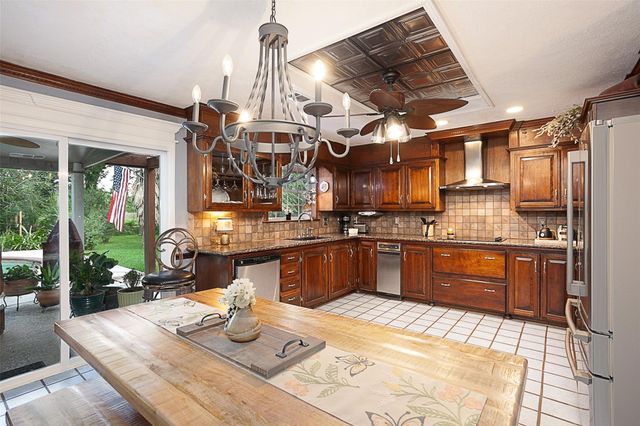 415 Neches Court, Lumberton, TX 77657