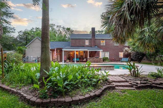 415 Neches Court, Lumberton, TX 77657