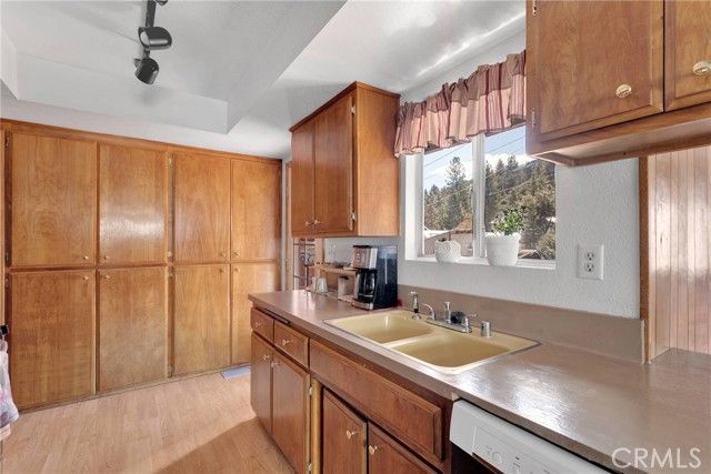 2329 E Canyon Drive, Wrightwood, CA 92397