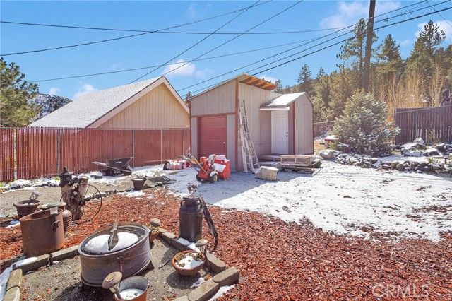 2329 E Canyon Drive, Wrightwood, CA 92397