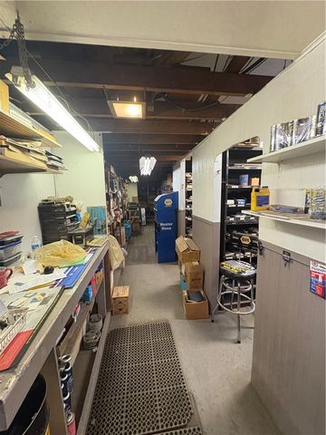 110 Penn Ave, Mt Oliver, PA 15210