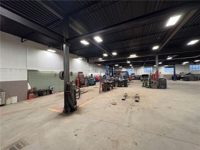 110 Penn Ave, Mt Oliver, PA 15210