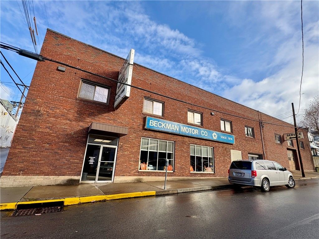 110 Penn Ave, Mt Oliver, PA 15210