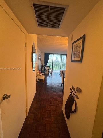 20335 W Country Club Dr 1105, Aventura, FL 33180