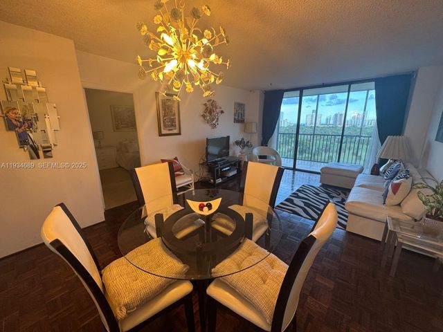 20335 W Country Club Dr 1105, Aventura, FL 33180