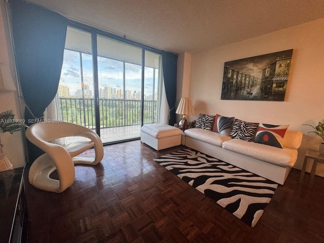 20335 W Country Club Dr 1105, Aventura, FL 33180