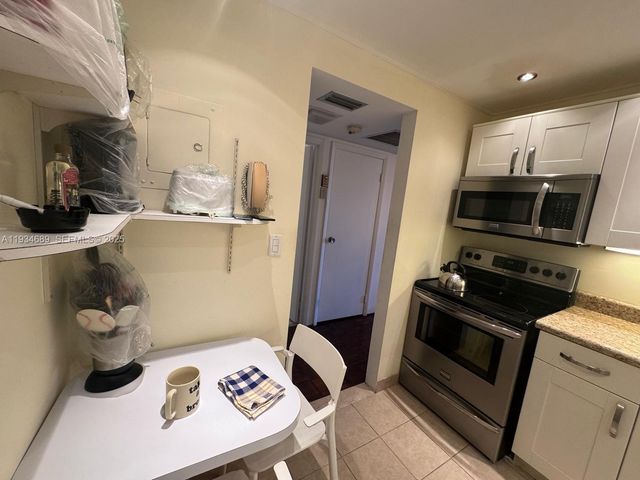 20335 W Country Club Dr 1105, Aventura, FL 33180