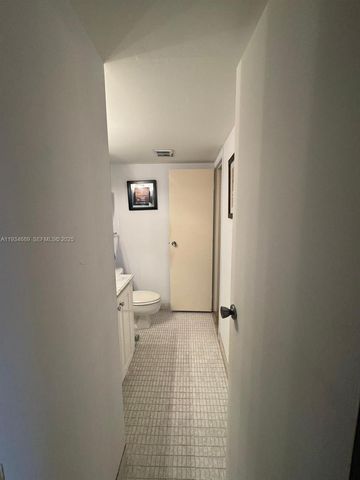 20335 W Country Club Dr 1105, Aventura, FL 33180