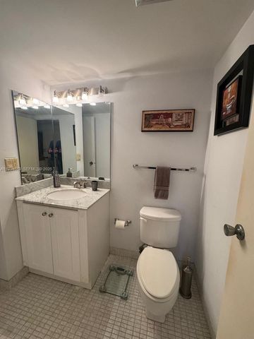 20335 W Country Club Dr 1105, Aventura, FL 33180