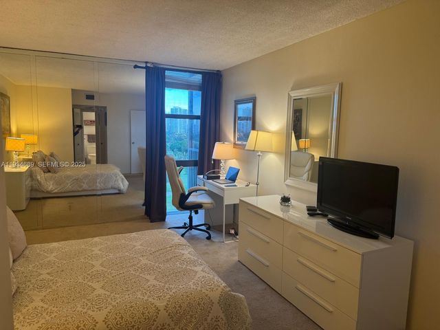 20335 W Country Club Dr 1105, Aventura, FL 33180