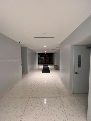 20335 W Country Club Dr 1105, Aventura, FL 33180