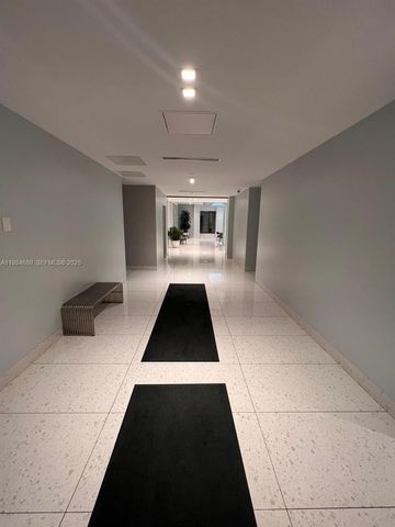 20335 W Country Club Dr 1105, Aventura, FL 33180