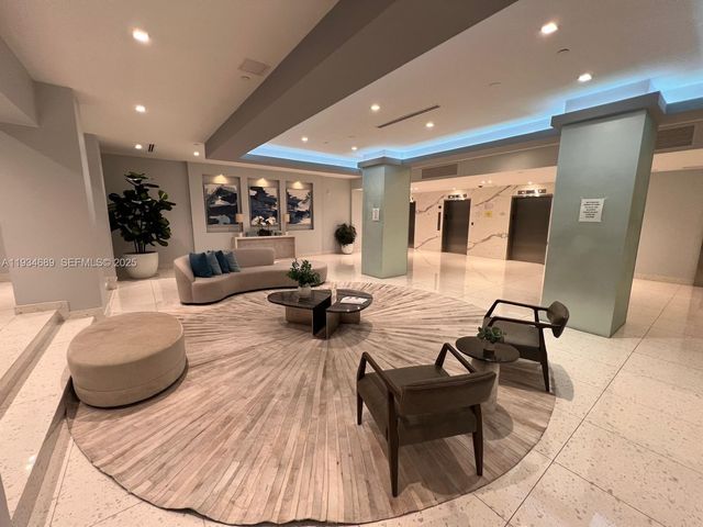 20335 W Country Club Dr 1105, Aventura, FL 33180