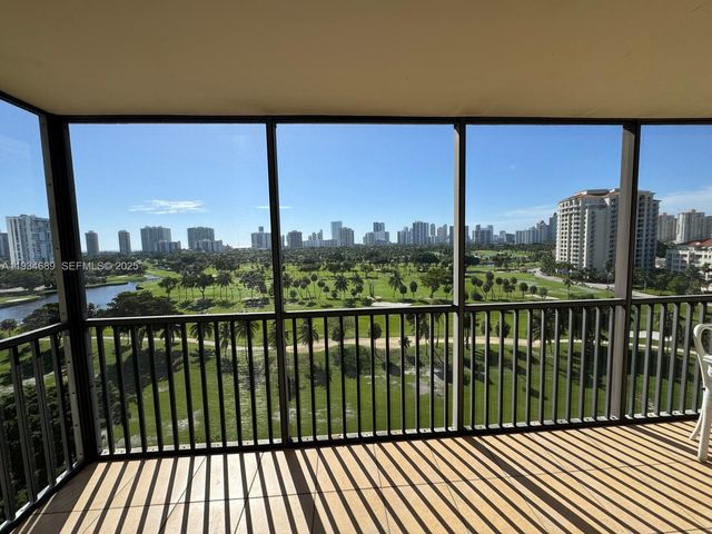 20335 W Country Club Dr 1105, Aventura, FL 33180